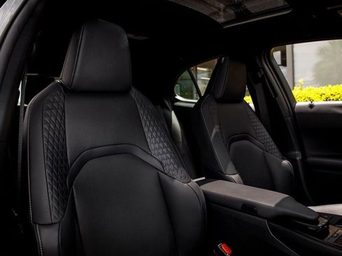 Used 2019 Lexus UX 200 image 38