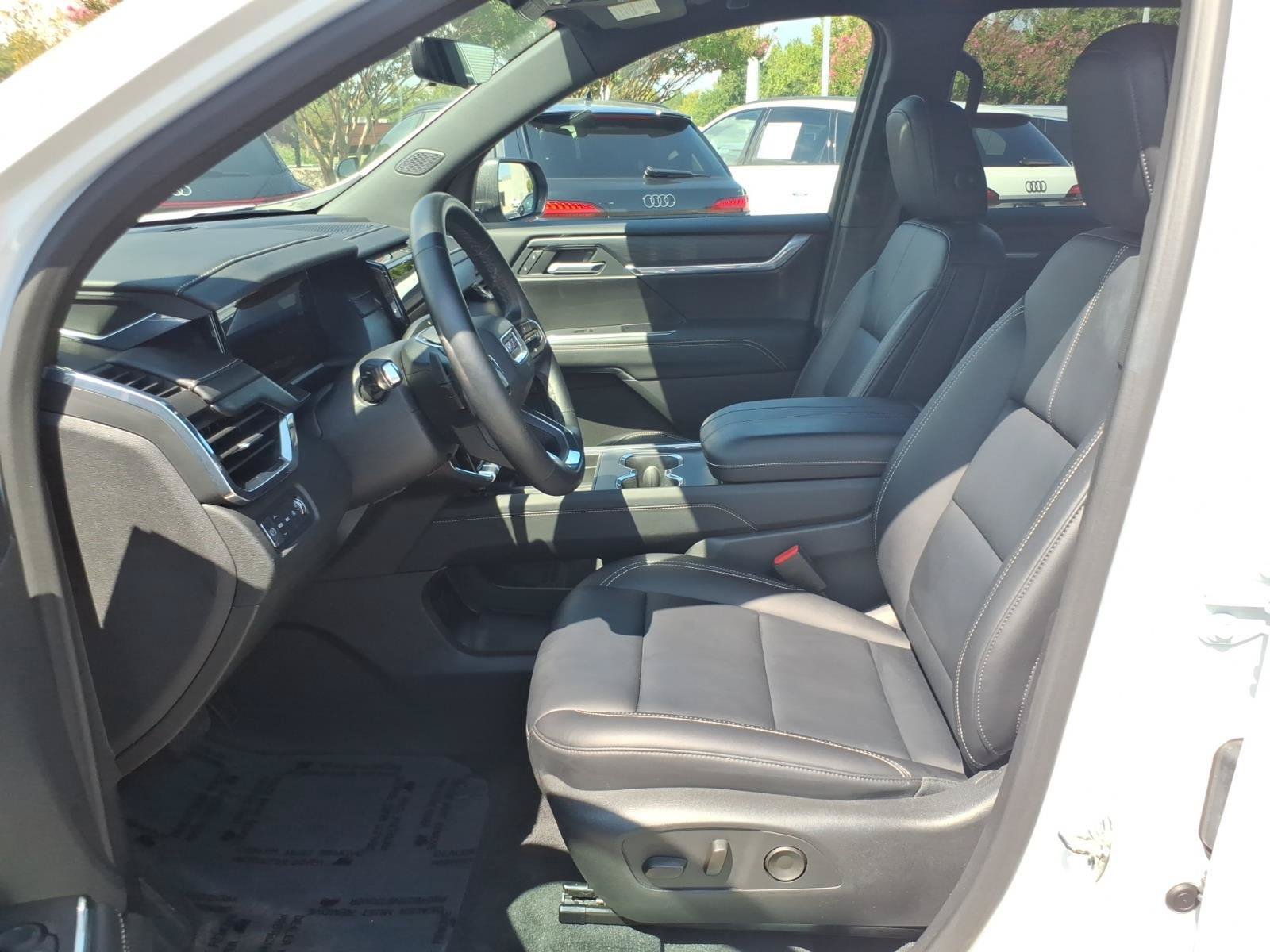 Used 2026 GMC Acadia Elevation w/ Elevation Premium Package AWD/4WD image 11