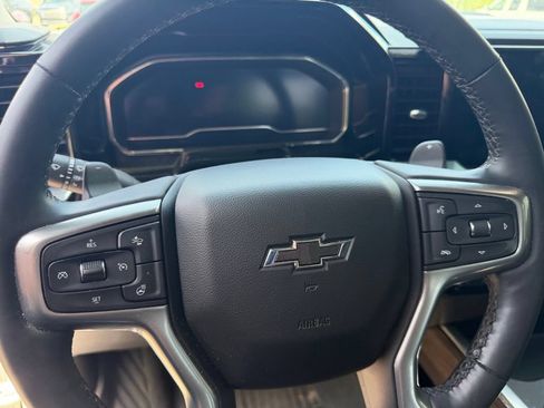 Used 2023 Chevrolet Silverado 1500 LT Trail Boss AWD/4WD image 17