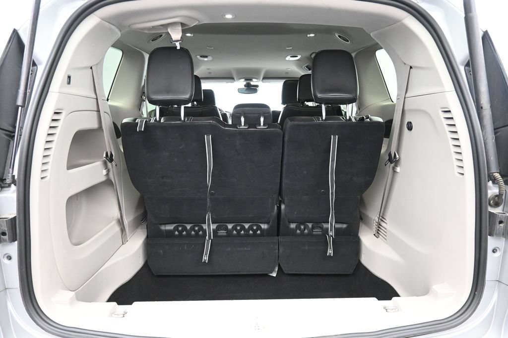 Used 2024 Chrysler Pacifica Touring-L FWD image 27