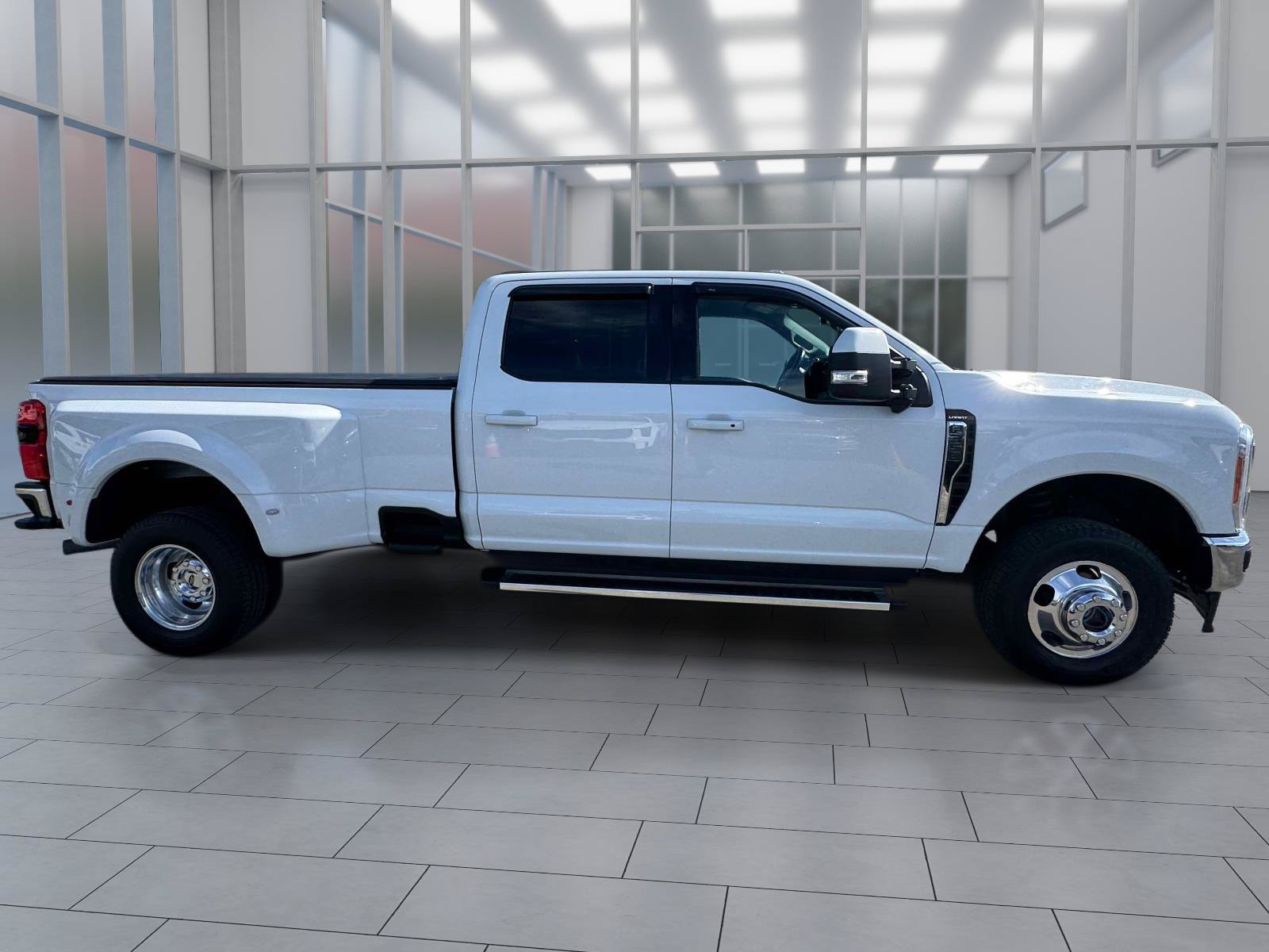Used 2023 Ford F350 Lariat w/ Snow Plow Prep Package AWD/4WD image 5