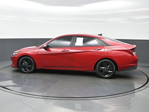 Used 2023 Hyundai Elantra SEL FWD image 3