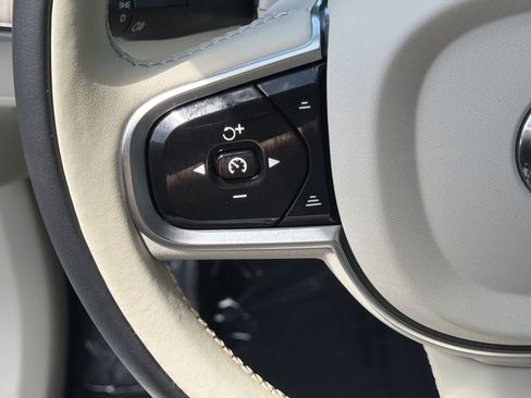 Certified 2024 Volvo XC90 B6 Plus w/ Protection Package AWD/4WD image 19