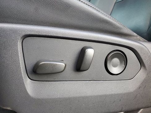 Used 2024 GMC Sierra 1500 SLT image 15