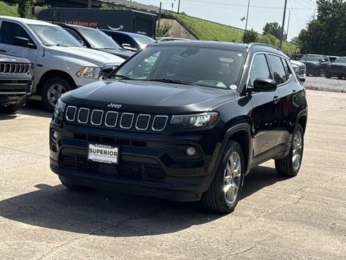 Used 2022 Jeep Compass Latitude AWD/4WD image 12