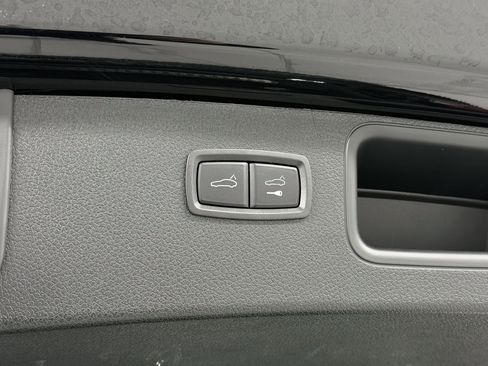 Certified 2025 Porsche Macan image 62