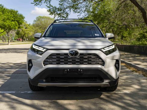 Used 2025 Toyota RAV4 Limited image 3