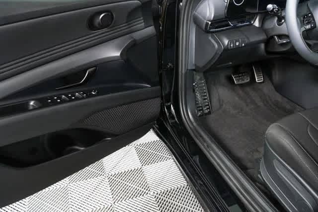 New 2026 Hyundai Elantra SEL FWD image 9