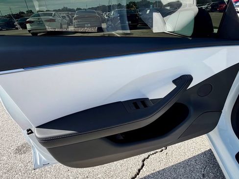 Used 2025 Tesla Model 3 Performance AWD/4WD image 9