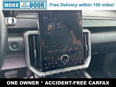 Used 2025 GMC Acadia Elevation image 18