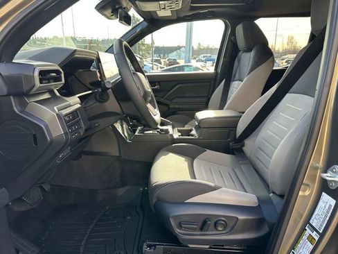 Used 2024 Toyota Tacoma TRD Off-Road image 9