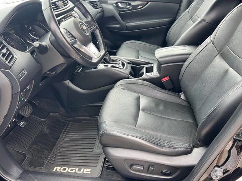 Used 2017 Nissan Rogue SL image 16