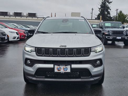 New 2026 Jeep Compass Latitude image 3