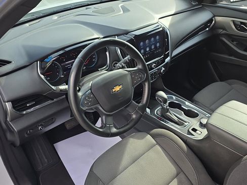 Used 2023 Chevrolet Traverse LT image 11