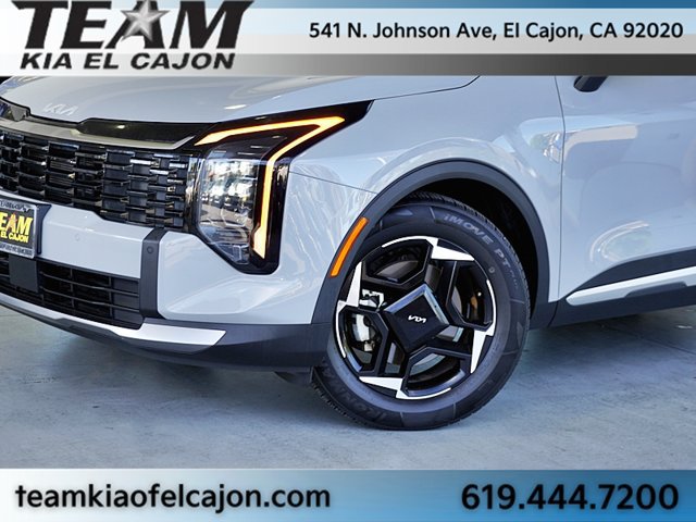 Certified 2026 Kia Sportage EX w/ EX Panorama Roof Package FWD image 3