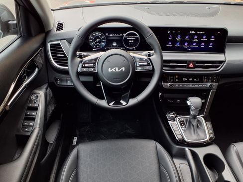 New 2026 Kia Seltos EX w/ EX Sunroof Package FWD image 6