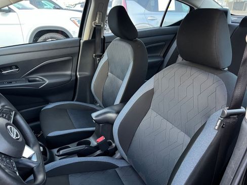 Used 2025 Nissan Versa SV image 36