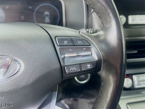 Used 2022 Hyundai Kona Limited image 13