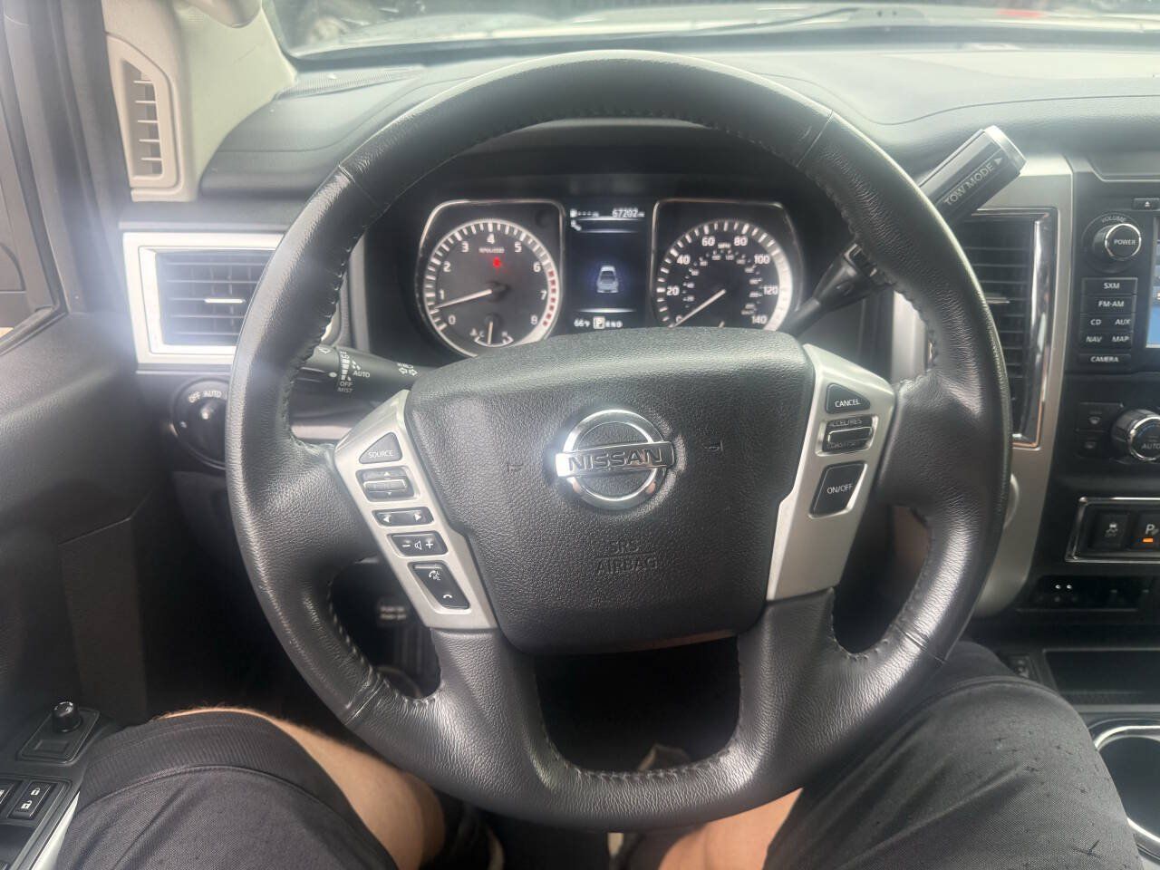 Used 2017 Nissan Titan SV RWD image 23