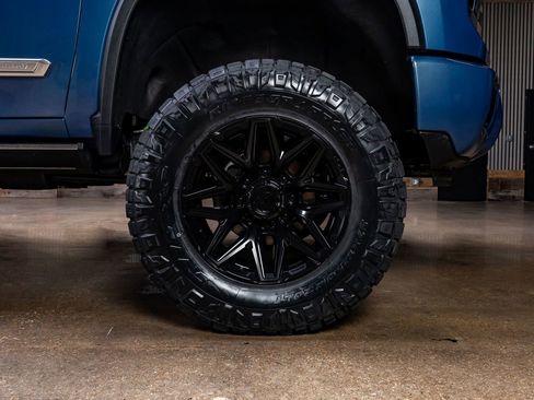 Used 2024 Chevrolet Silverado 2500 High Country w/ High Country Premium Package AWD/4WD image 12