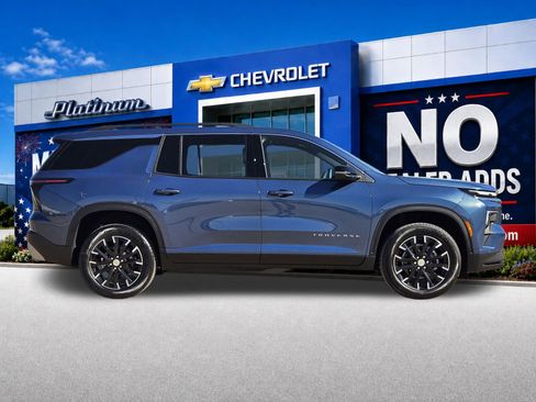New 2026 Chevrolet Traverse LT w/ Sun and Wheel Package FWD image 7
