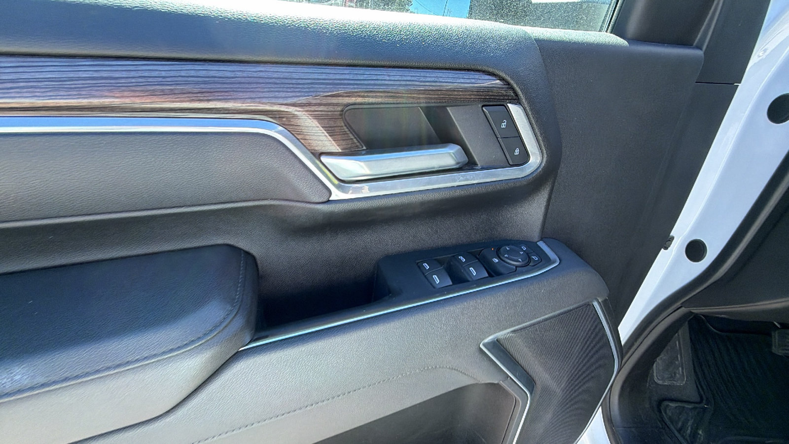 Used 2025 Chevrolet Silverado 2500 LT w/ Convenience Package AWD/4WD image 15