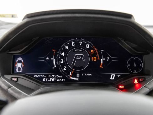 Used 2024 Lamborghini Huracan Sterrato image 18