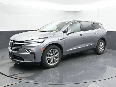 Used 2023 Buick Enclave Premium w/ Experience Buick Package FWD image 7
