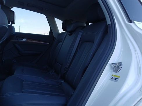 Used 2022 Audi Q5 2.0T Premium w/ Convenience Package image 13