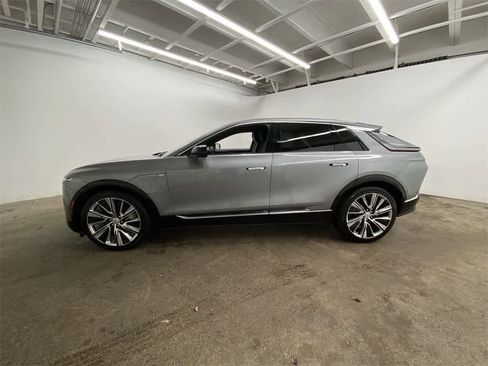 Certified 2025 Cadillac Lyriq Luxury w/ LPO, Floor Liner Package image 3