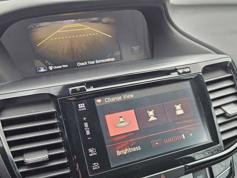 Used 2016 Honda Accord Touring image 18