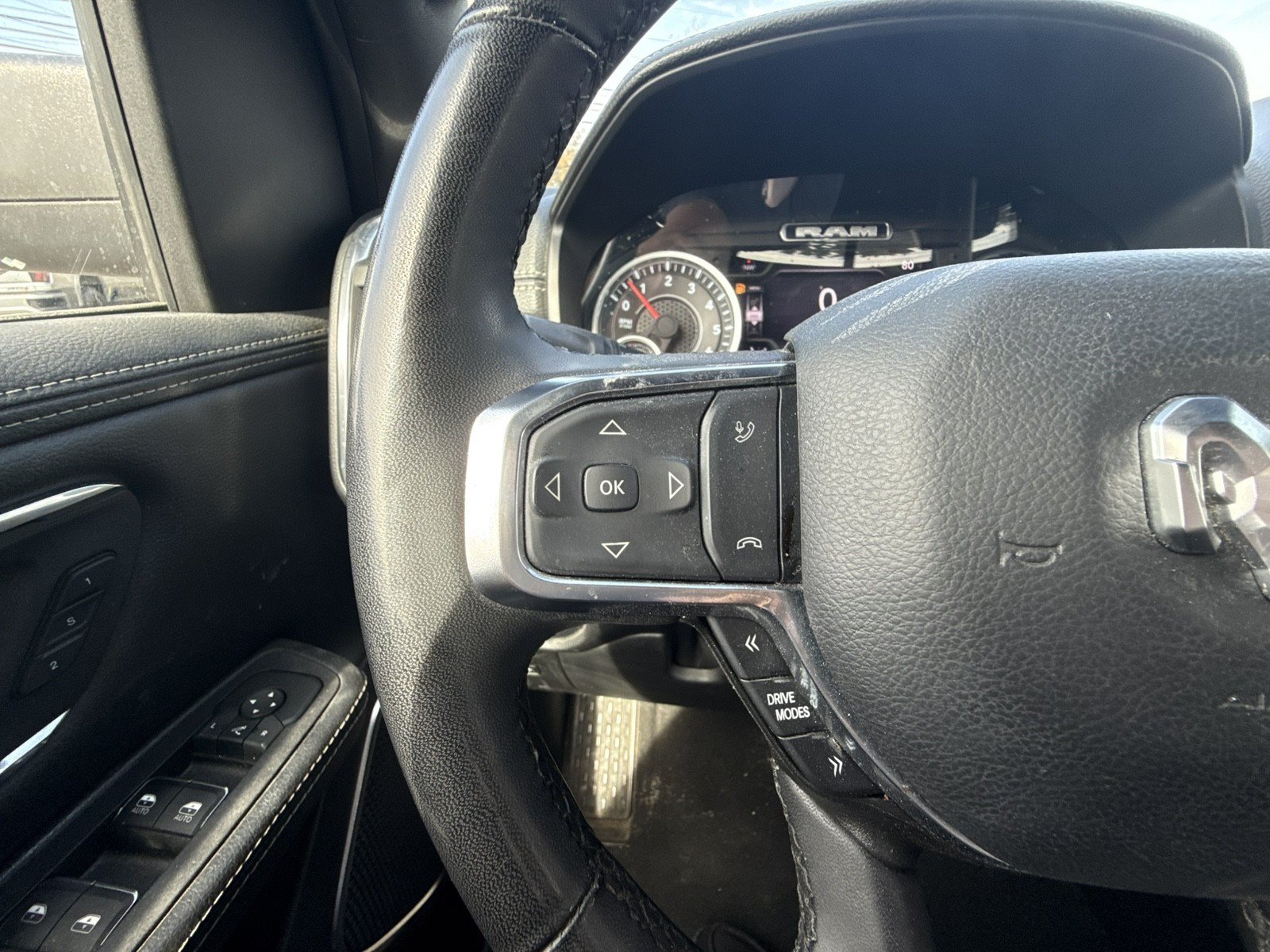 Used 2025 RAM 1500 Laramie AWD/4WD image 20