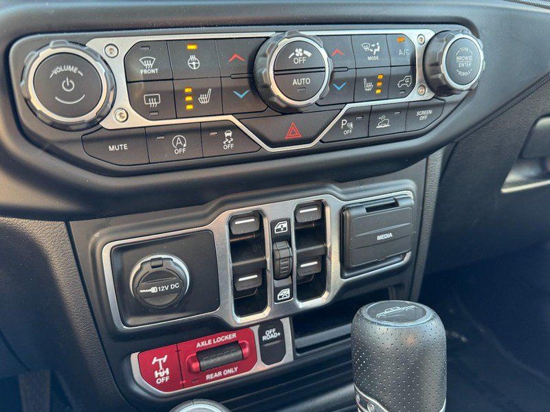 Used 2023 Jeep Gladiator Mojave w/ LED Lighting Group AWD/4WD image 18