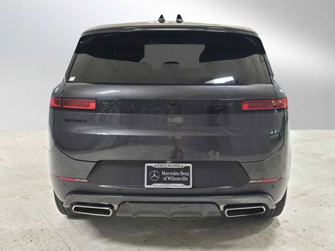 Used 2024 Land Rover Range Rover Sport SE AWD/4WD image 4