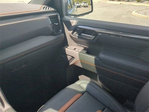 Used 2025 GMC Sierra 1500 AT4 w/ AT4 Premium Package image 7