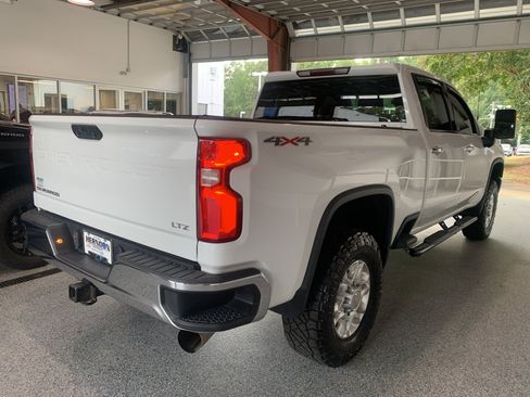 Used 2023 Chevrolet Silverado 2500 LTZ AWD/4WD image 11