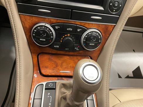 Used 2009 Mercedes-Benz SL 550 image 23