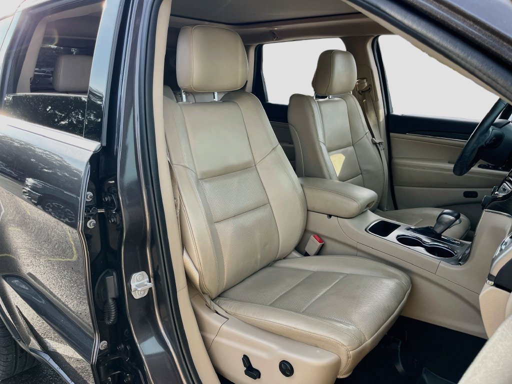 Used 2020 Jeep Grand Cherokee Limited w/ Luxury Group II RWD image 29