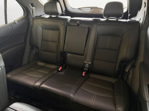 Used 2023 Chevrolet Equinox Premier FWD image 9