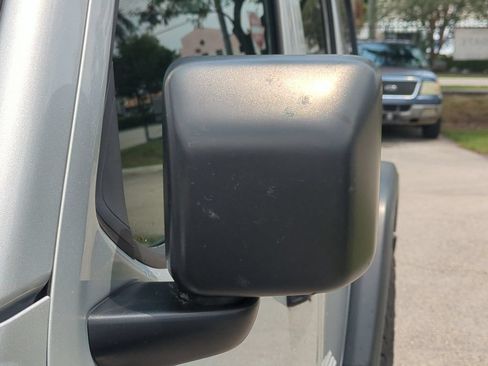 Used 2024 Jeep Wrangler Unlimited Rubicon 4xe AWD/4WD image 13