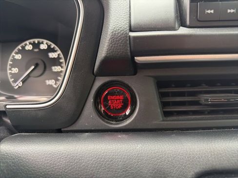 Used 2023 Honda Pilot Sport image 22