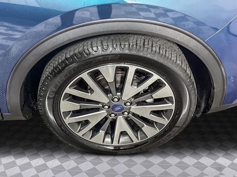 Used 2020 Ford Escape Titanium image 33