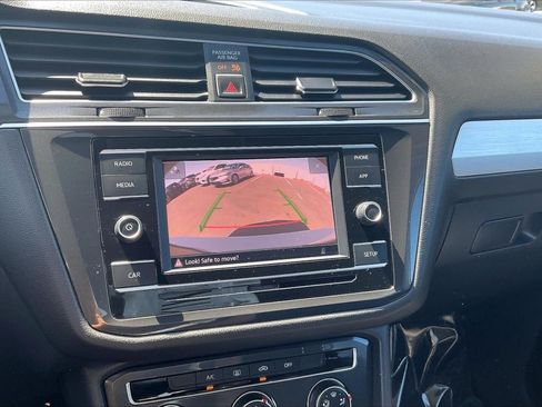Used 2018 Volkswagen Tiguan S w/ 3rd Row Seat Package AWD/4WD image 18