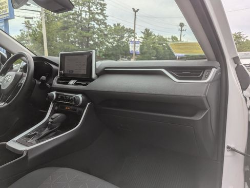 Used 2024 Toyota RAV4 XLE image 32