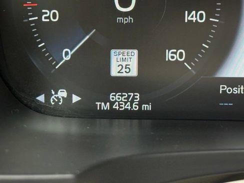 Used 2018 Volvo S90 T6 Momentum w/ Convenience Package AWD/4WD image 17