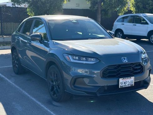 Used 2023 Honda HR-V Sport image 2