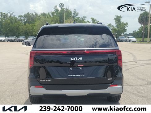 New 2026 Kia Carnival EX FWD image 5