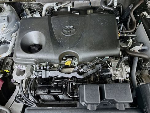 Used 2024 Toyota RAV4 LE image 33