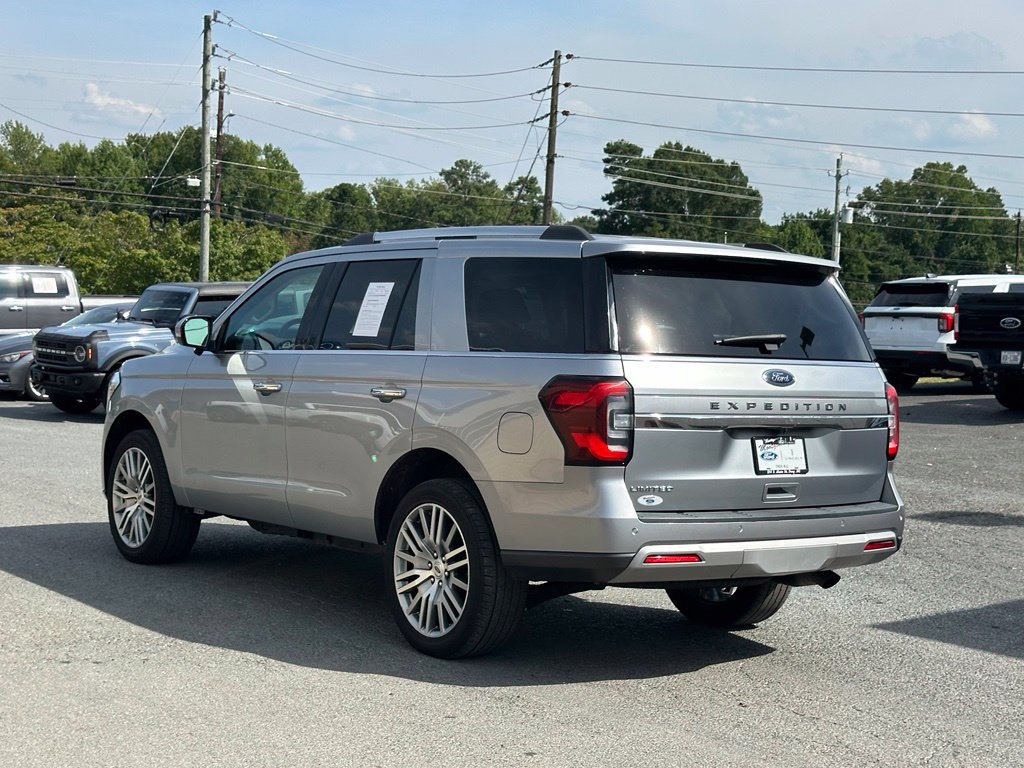 Used 2023 Ford Expedition Limited AWD/4WD image 3