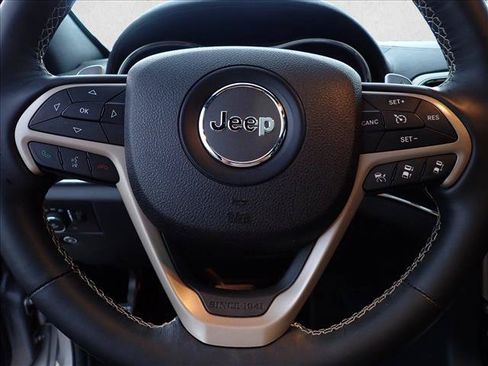 Used 2015 Jeep Grand Cherokee Overland w/ Advanced Technology Group AWD/4WD image 13